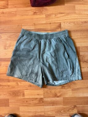 lululemon athletica Men's Athletic Shorts in Sage Green